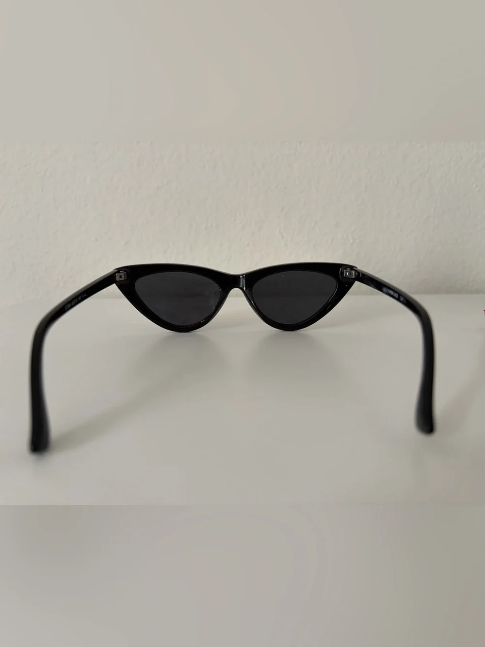 Assorted Women's Fashion Sunglasses - Pink, Black, Green, Rose, Purple